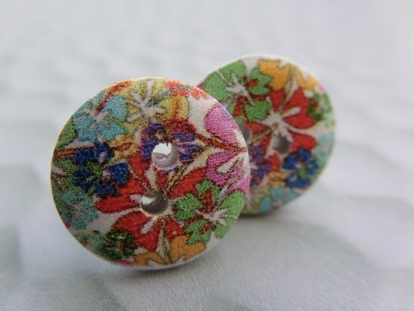 Holzknopf Ohrstecker Blumen Hibiskus